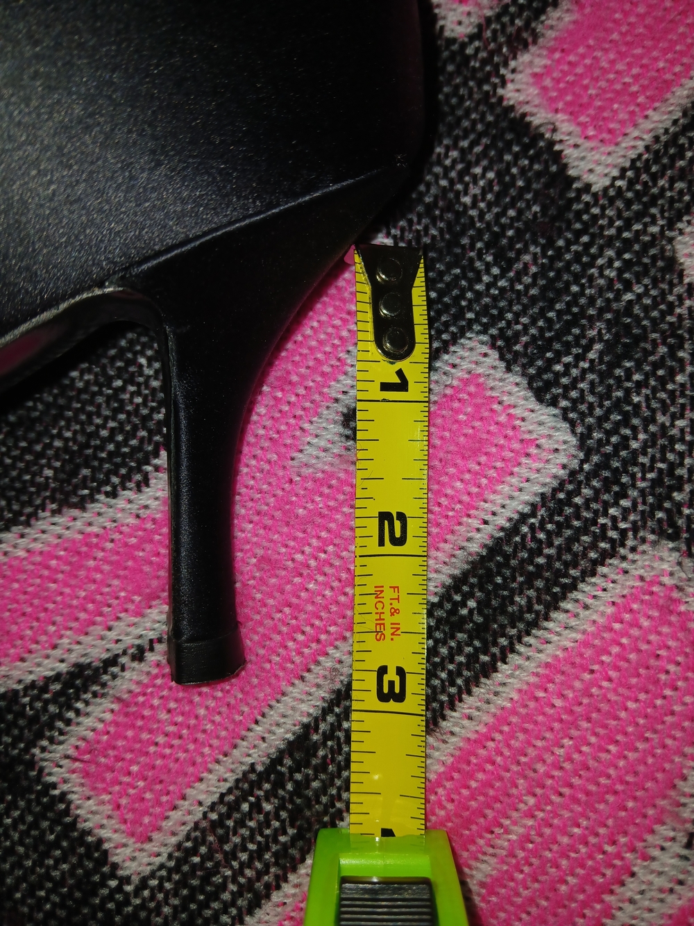 Stuart Weitzman Gigiritz Black Satin Peep-Toe Pumps Ruffle Detail 7.5 EUC! - Picture 9 of 11
